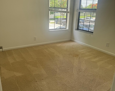 2650 Greenwood - Photo Thumbnail 3