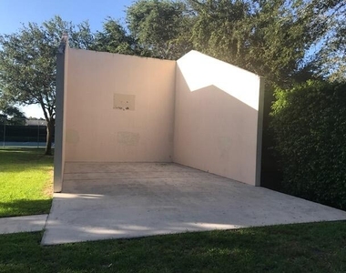 2650 Greenwood - Photo Thumbnail 14