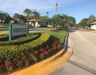 2650 Greenwood - Photo Thumbnail 17