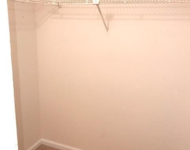 2650 Greenwood - Photo Thumbnail 10
