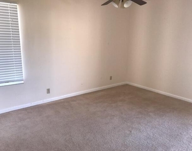 2650 Greenwood - Photo Thumbnail 4