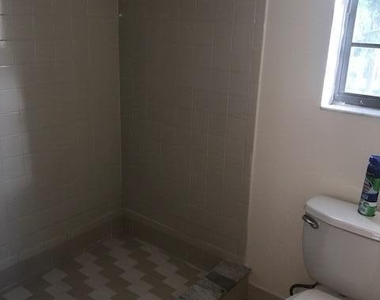 2650 Greenwood - Photo Thumbnail 9