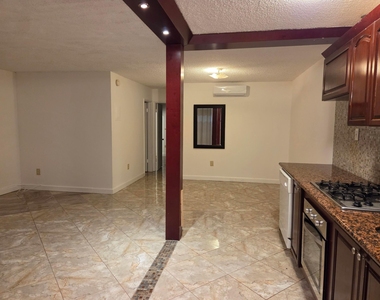 20337 Ne 2nd Avenue - Photo Thumbnail 7