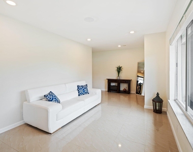 6101 Sw 9th Street - Photo Thumbnail 11