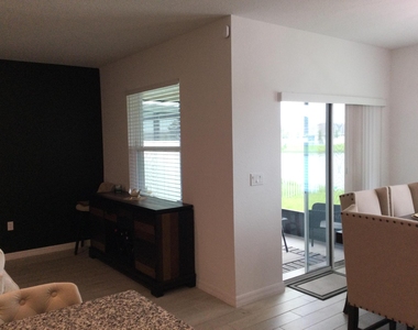 4955 Armina Place - Photo Thumbnail 9