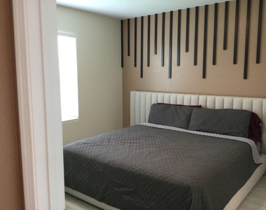 4955 Armina Place - Photo Thumbnail 12