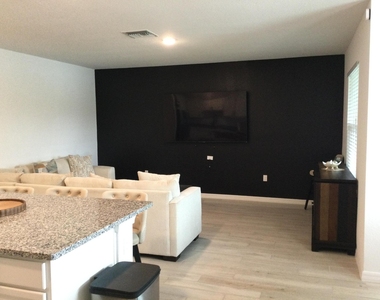 4955 Armina Place - Photo Thumbnail 7