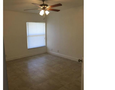 4003 N University Drive - Photo Thumbnail 5