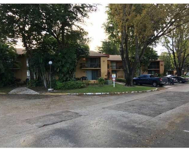 4003 N University Drive - Photo Thumbnail 9