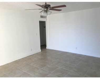 4003 N University Drive - Photo Thumbnail 3