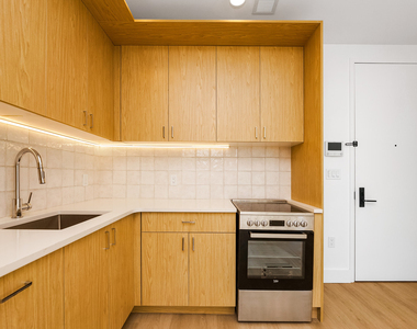 649 Hart Street - Photo Thumbnail 13