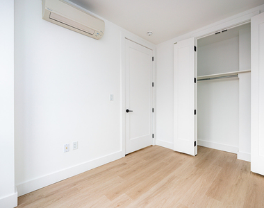 649 Hart Street - Photo Thumbnail 4