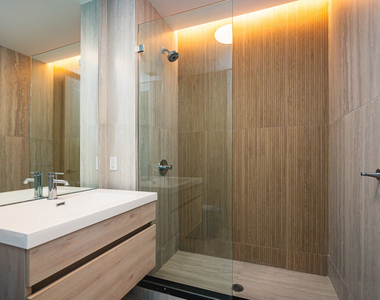 649 Hart Street - Photo Thumbnail 8