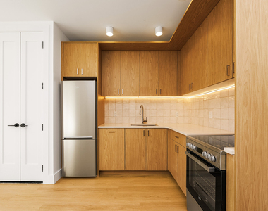 649 Hart Street - Photo Thumbnail 12