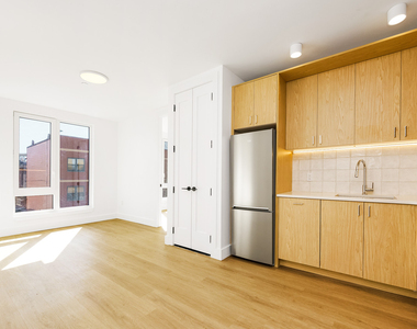 649 Hart Street - Photo Thumbnail 11