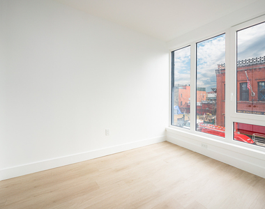 649 Hart Street - Photo Thumbnail 3