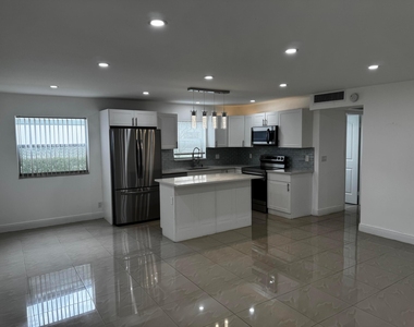 153 Monaco - Photo Thumbnail 4