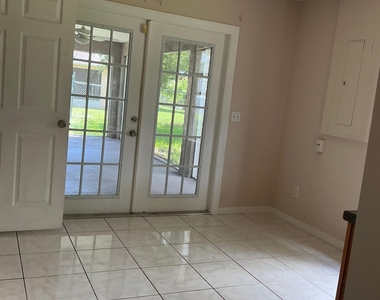 2242 Se Master Avenue - Photo Thumbnail 8