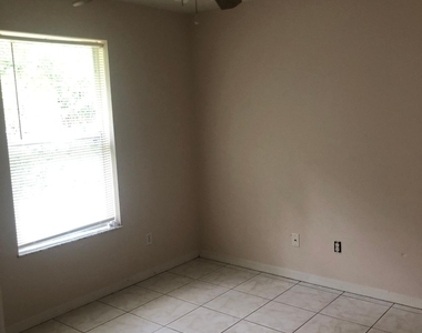 2242 Se Master Avenue - Photo Thumbnail 7