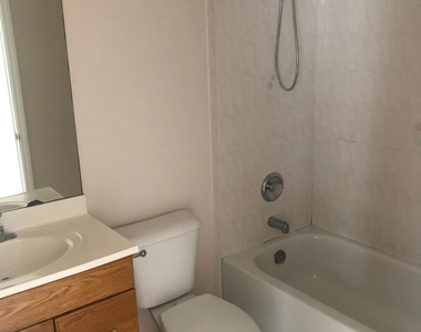 2242 Se Master Avenue - Photo Thumbnail 12
