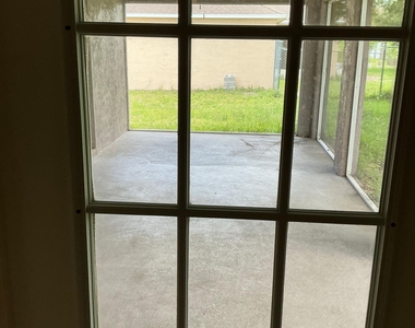 2242 Se Master Avenue - Photo Thumbnail 9
