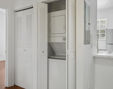 6249 Garden Court - Photo Thumbnail 9