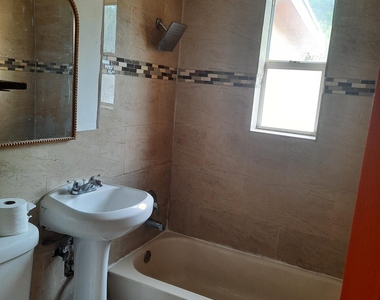 4350 Ne 18th Avenue - Photo Thumbnail 3