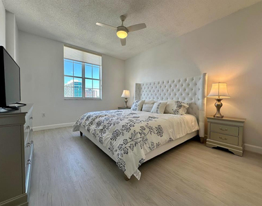 651 Okeechobee Boulevard - Photo Thumbnail 3