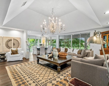 11823 Pebblewood Drive - Photo Thumbnail 4