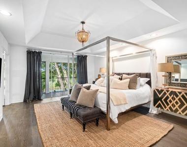 11823 Pebblewood Drive - Photo Thumbnail 13