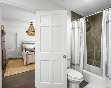 11823 Pebblewood Drive - Photo Thumbnail 19