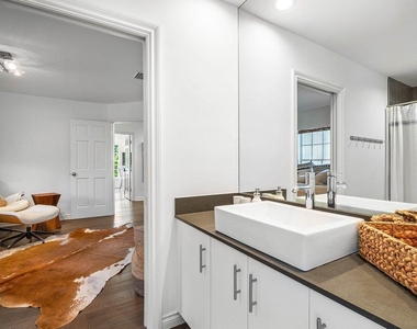 11823 Pebblewood Drive - Photo Thumbnail 18