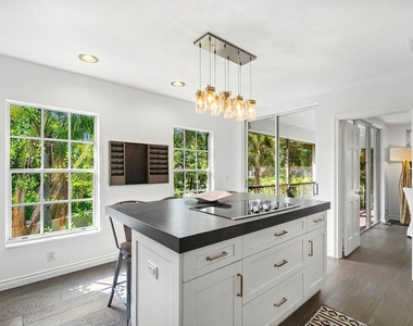 11823 Pebblewood Drive - Photo Thumbnail 12