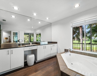 11823 Pebblewood Drive - Photo Thumbnail 15