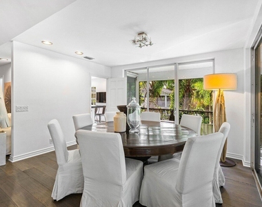 11823 Pebblewood Drive - Photo Thumbnail 7