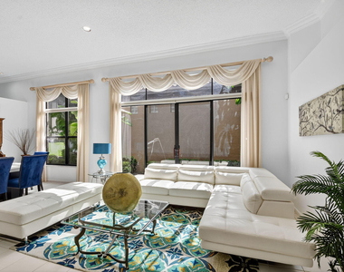 4553 Barclay Fair Way - Photo Thumbnail 7