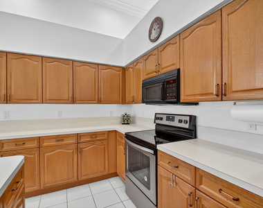 4553 Barclay Fair Way - Photo Thumbnail 13
