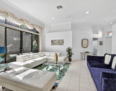 4553 Barclay Fair Way - Photo Thumbnail 8