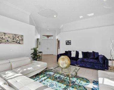 4553 Barclay Fair Way - Photo Thumbnail 9