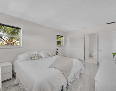 3655 Ne 32nd Avenue - Photo Thumbnail 30