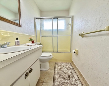 4510 Nw 46th Street - Photo Thumbnail 17