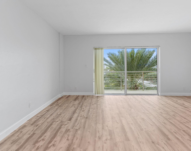 2900 Ne 30th Street - Photo Thumbnail 5