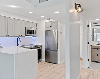 2900 Ne 30th Street - Photo Thumbnail 1