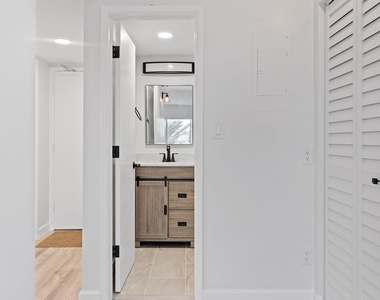 2900 Ne 30th Street - Photo Thumbnail 21
