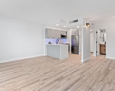 2900 Ne 30th Street - Photo Thumbnail 3