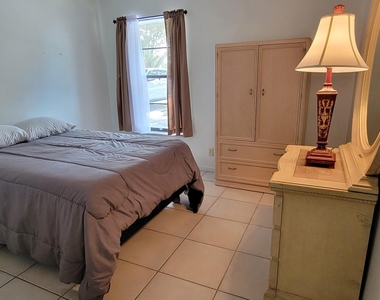 12738 Peconic Court - Photo Thumbnail 10