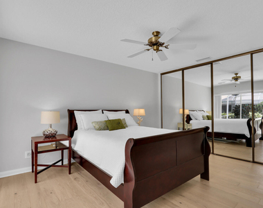 7904 Chapman Oak Court - Photo Thumbnail 16