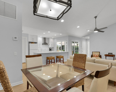 7904 Chapman Oak Court - Photo Thumbnail 10