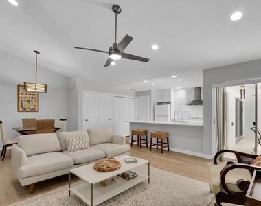 7904 Chapman Oak Court - Photo Thumbnail 6