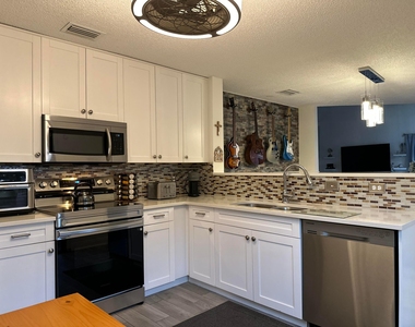 1728 Shoreside Circle - Photo Thumbnail 17